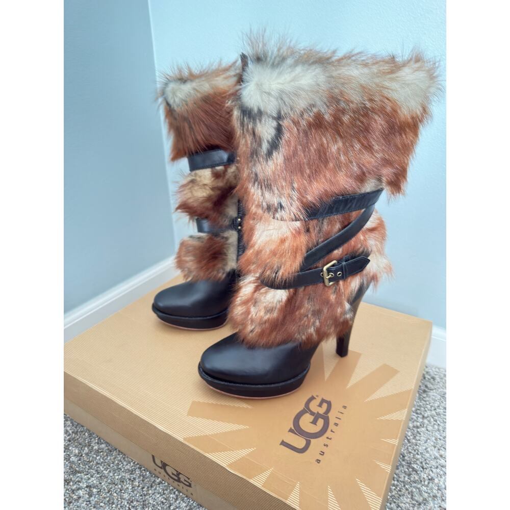 UGG Foxley Sheepskin Fur Heeled Platform Boots Black - size 9